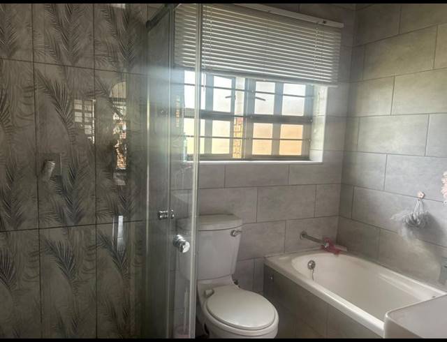 2 BEDROOM TOWNHOUSE FOR SALE IN ARBORETUM